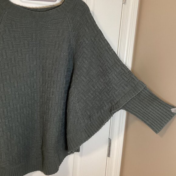 Shalimar Accessories Women's Knitted Poncho Gray Acrylic One Size Sweater Winter - Picture 1 of 6